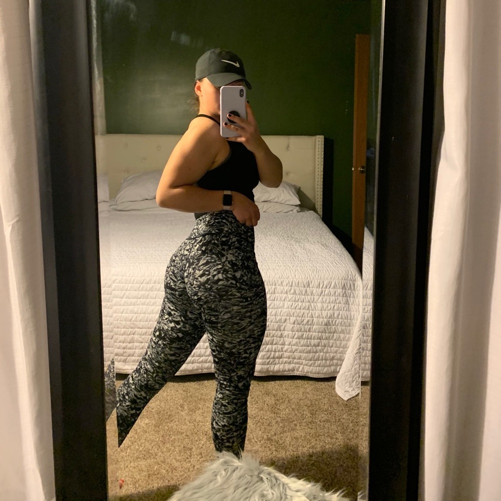 🍋 LULULEMON 🍋 SIZE 6 Leggings ❤️
